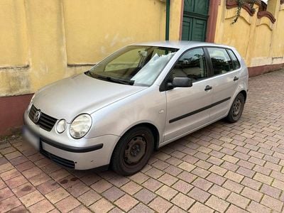 Grau Gebraucht 2002 VW Polo Kleinwagen | 1.200 € (Guter Preis)