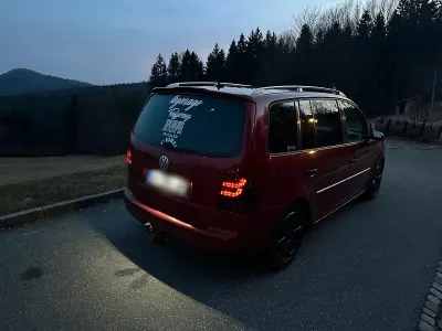 Gebraucht VW Touran 150 PS (110 kW) 2006 Rot Van / Kleinbus