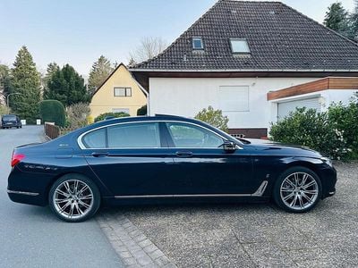 Gebraucht BMW 740 iPerformance 326 PS (239 kW) 2017 Blau Limousine