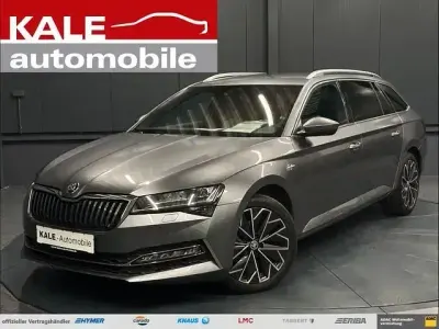 Gebraucht Skoda Superb LAURIN & KLEMENT 200 PS (147 kW) 2022 Grau Limousine