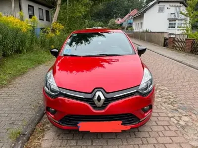 Używany Renault Clio IV LIMITED 76 KM (55 kW) 2019 Czerwony Hatchback