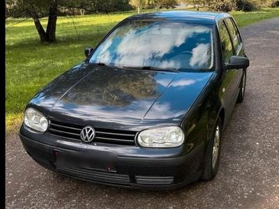 Schwarz Gebraucht 2002 VW Golf IV Kleinwagen | 1.750 € (Teuer)