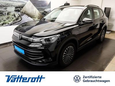 Grenadillschwarz metallic (metallic) Gebraucht 2025 VW Tiguan Life SUV | 42.830 € (Fairer Preis)