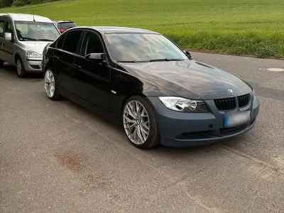 Gebraucht BMW 320 Sport Line 150 PS (110 kW) 2005 Schwarz Limousine