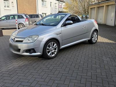 Gebraucht Opel Tigra 90 PS (66 kW) 2006 Silber Cabrio