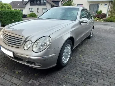 Gebraucht Mercedes E220 Elegance 150 PS (110 kW) 2004 Grau Limousine