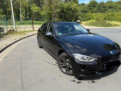 Gebraucht BMW 325 Sport Line 218 PS (160 kW) 2013 Schwarz Limousine