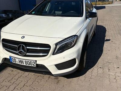 Gebraucht Mercedes GLA200 AMG line 156 PS (114 kW) 2016 Weiß SUV