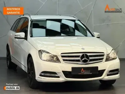 Gebraucht Mercedes C180 156 PS (114 kW) 2014 Weiß Kombi