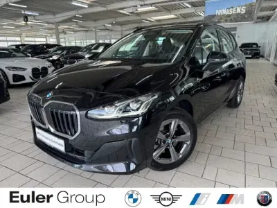 Gebraucht BMW 220 Active Tourer 170 PS (125 kW) 2025 Saphirschwarz Van / Kleinbus