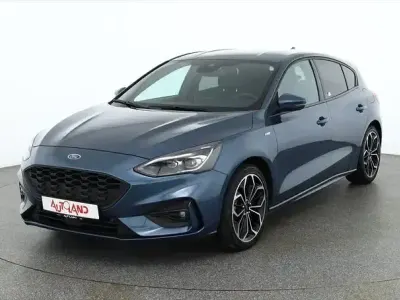 Gebraucht Ford Focus ST-Line 155 PS (114 kW) 2020 Chroma blau metallic Limousine