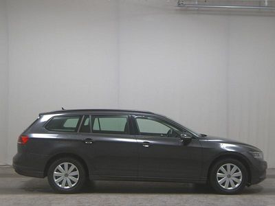Grau Gebraucht 2021 VW Passat Conceptline Limousine | 14.280 € (Guter Preis)