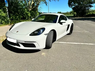 Gebraucht Porsche Cayman 299 PS (219 kW) 2023 Beige