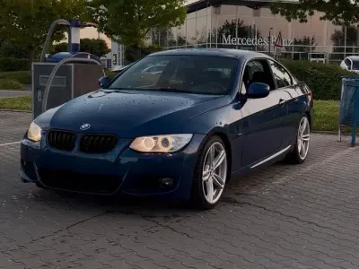 Gebraucht BMW 318 M Sport 143 PS (105 kW) 2011 Blau Coupé