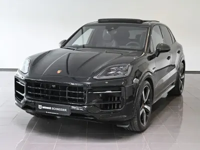 Gebraucht Porsche Cayenne E-Hybrid 481 PS (353 kW) 2023 Schwarz SUV