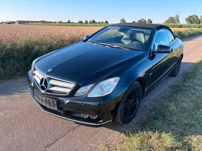 Gebraucht Mercedes E200 185 PS (136 kW) 2010 Schwarz Cabrio