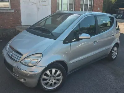 Gebraucht Mercedes A190 125 PS (91 kW) 2002 Silber Kleinwagen
