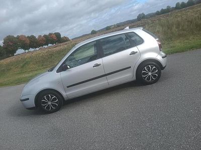 Gebraucht VW Polo 54 PS (39 kW) 2003 Silber Kleinwagen