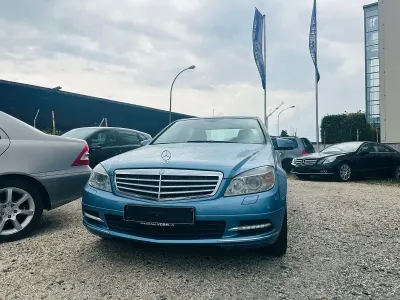 Gebraucht Mercedes C220 Elegance 170 PS (125 kW) 2010 Blau Limousine