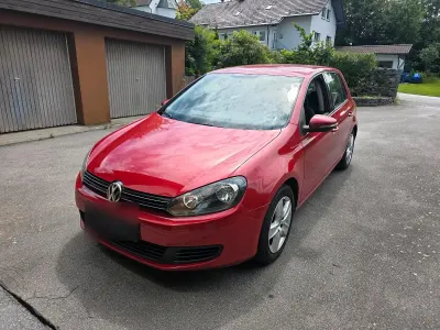 Gebraucht VW Golf VI 122 PS (89 kW) 2009 Rot Kleinwagen