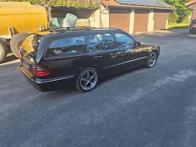 Mercedes E320