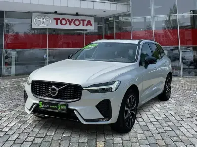 Gebraucht Volvo XC60 Plus 197 PS (144 kW) 2023 Crystal white / metallic SUV
