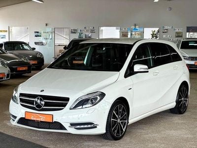 Gebraucht Mercedes B200 156 PS (114 kW) 2012 Weiß Van / Kleinbus