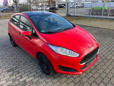 Gebraucht Ford Fiesta Trend 82 PS (60 kW) 2017 Rot Kleinwagen