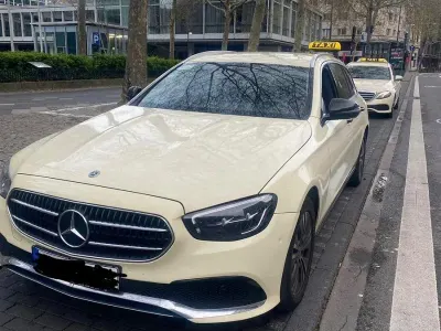 Używany Mercedes E220