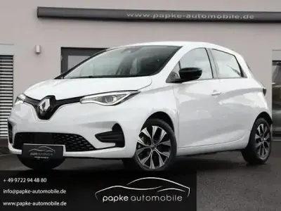 Second-hand Renault Zoe Evolution 80 kW (109 CP) 2022 Alb Hatchback