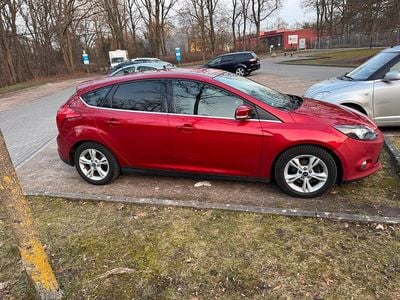 Gebraucht Ford Focus 125 PS (91 kW) 2014 Rot Limousine