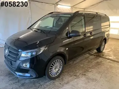 Gebraucht Mercedes Vito 190 PS (139 kW) 2024 Obsidianschwarz metallic Van