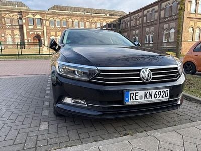 Schwarz Gebraucht 2016 VW Passat Comfortline Kombi | 14.999 € (Guter Preis)