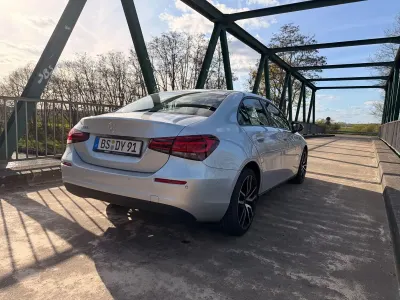 Gebraucht Mercedes A180 136 PS (100 kW) 2020 Silber Limousine