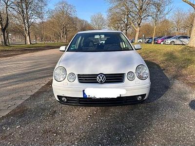 Weiß Gebraucht 2003 VW Polo Kleinwagen | 2.235 €