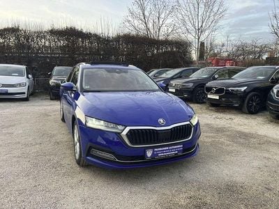 Modra energy/energy blue Gebraucht 2022 Skoda Octavia Kombi | 20.979 € (Guter Preis)