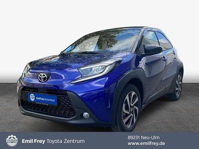 Neu Toyota Aygo X 72 PS (52 kW) 2025 Juniper blue / night sky SUV