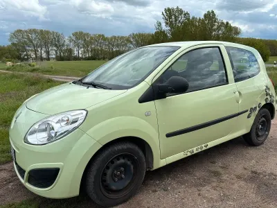Używany Renault Twingo Authentique 58 KM (42 kW) 2007 Żółty Hatchback
