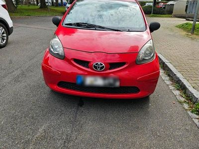 Gebraucht Toyota Aygo 68 PS (50 kW) 2008 Rot Kleinwagen