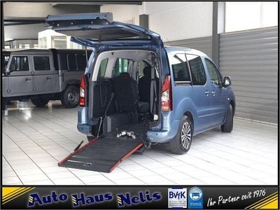 Gebraucht Peugeot Partner Tepee Active 99 PS (72 kW) 2018 Blau Van / Kleinbus