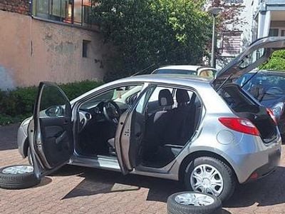 Usata Mazda 2 75 CV (55 kW) 2009 Argento Utilitaria