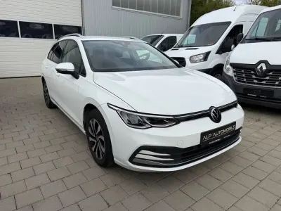 Gebraucht VW Golf VIII Active 150 PS (110 kW) 2023 Weiß Kombi