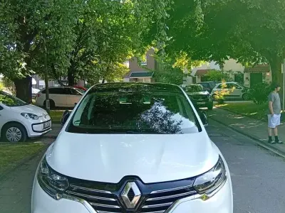 Gebraucht Renault Espace Intens 160 PS (117 kW) 2016 Weiß Van / Kleinbus