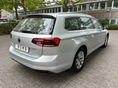 Gebraucht VW Passat Comfortline 122 PS (89 kW) 2021 Silber
