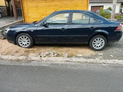Gebraucht Ford Mondeo 115 PS (84 kW) 2005 Blau Limousine