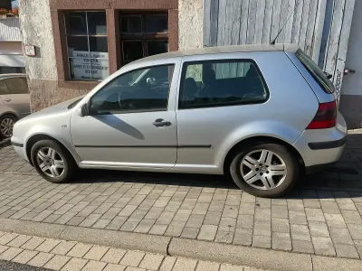 Gebraucht VW Golf IV 102 PS (75 kW) 2002 Silber Kleinwagen