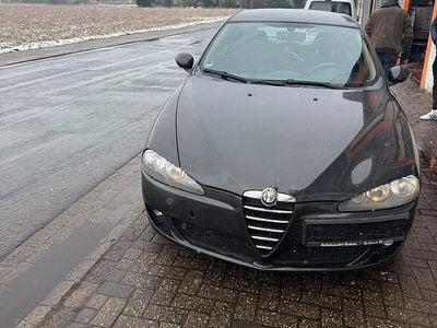 Usata Alfa Romeo 147 110 CV (80 kW) 2006 Nero Utilitaria