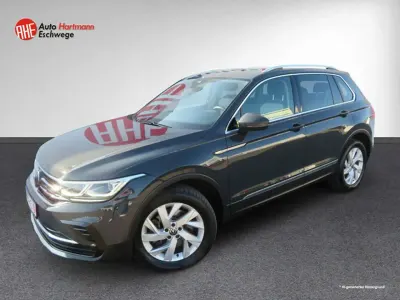 Gebraucht VW Tiguan Elegance 200 PS (147 kW) 2023 Uranograu SUV