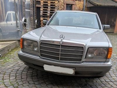 Silber Gebraucht 1990 Mercedes 260 SE Limousine | 4.200 €