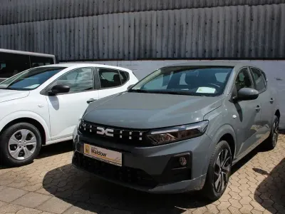 Neu Dacia Sandero Expression 101 PS (74 kW) 2026 Grau Limousine